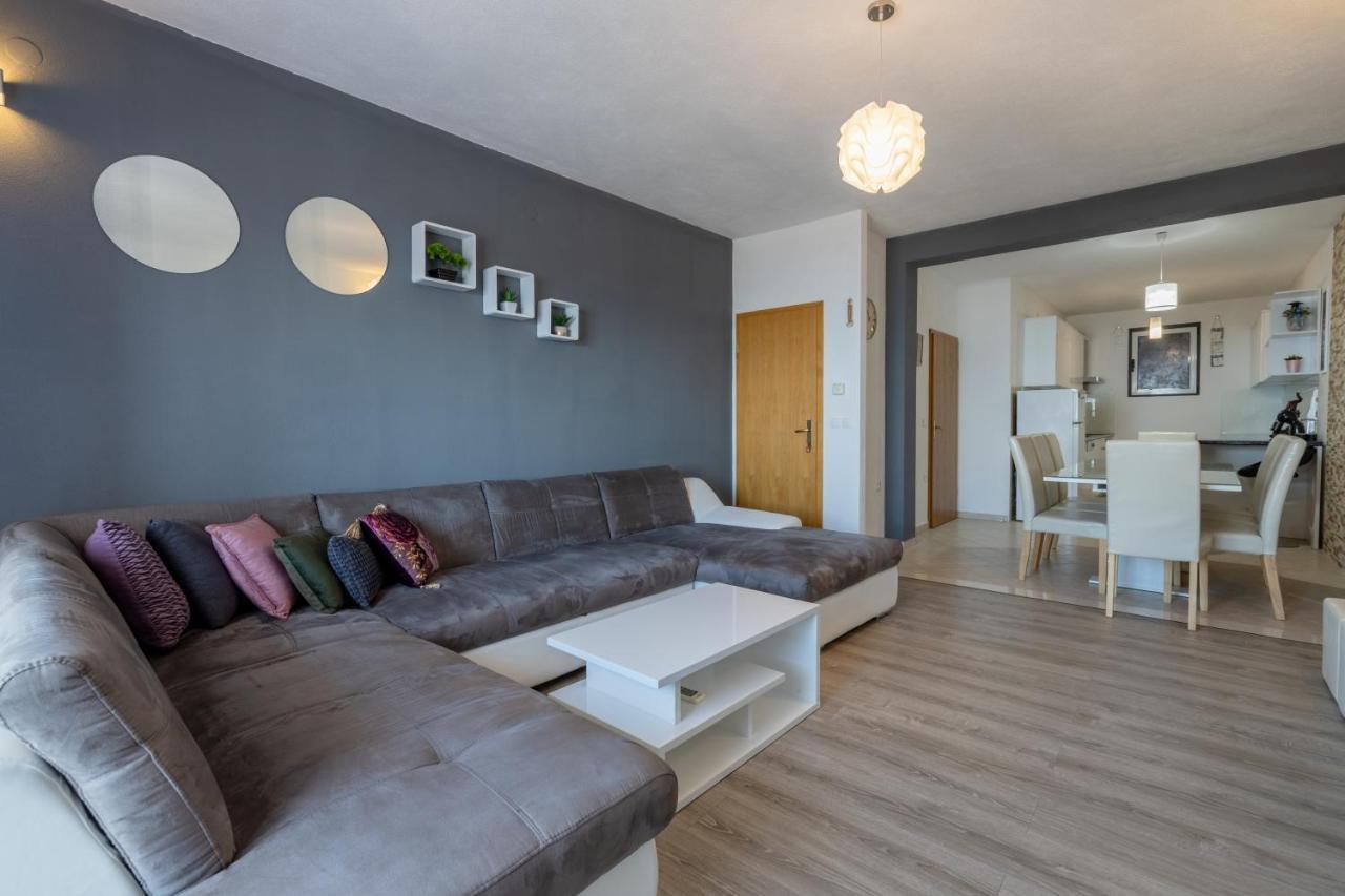 Apartment Dany - Free Beach Parking Makarska Dış mekan fotoğraf